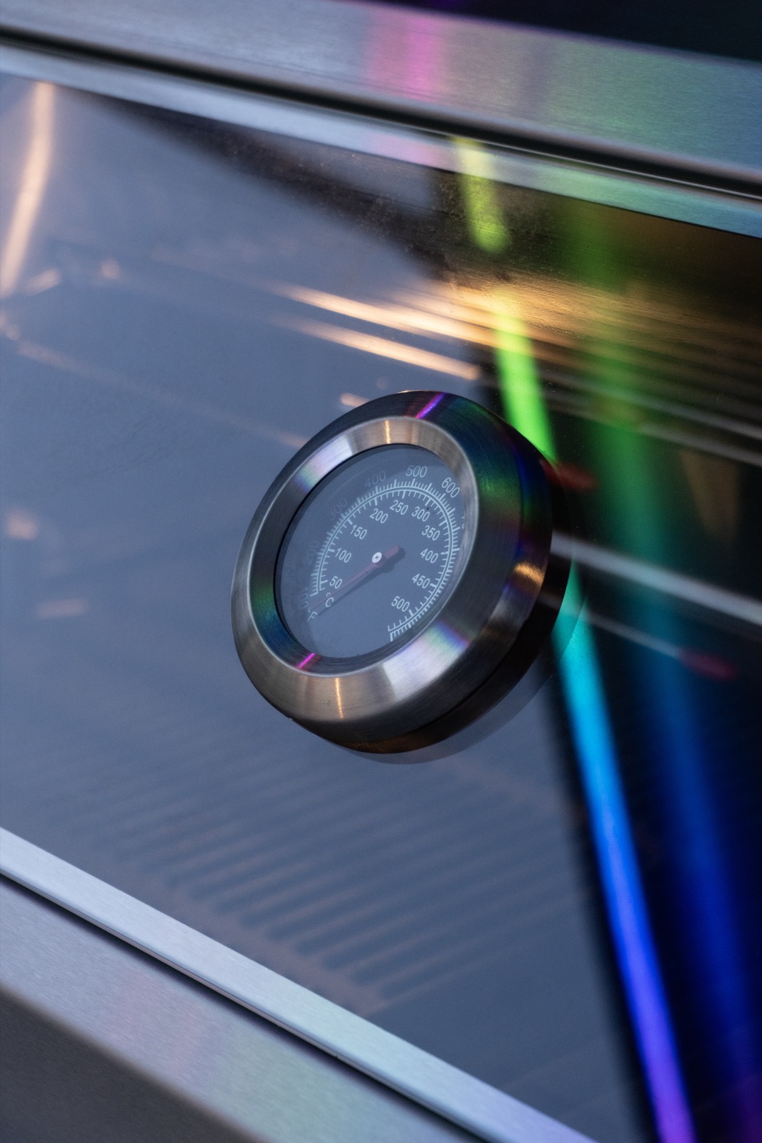 Thermometer am Grilldeckel, Detailansicht